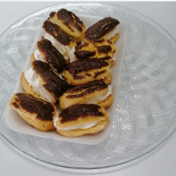 10 Chocolate eclairs 